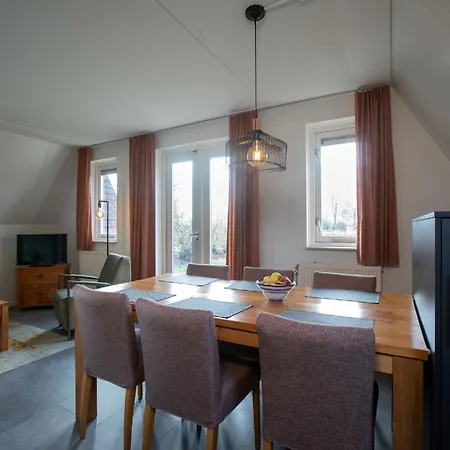 In Near Lakes بيت للعطل *