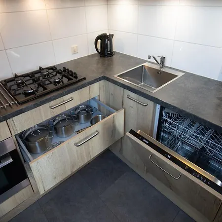 In Near Lakes بيت للعطل Plasmolen